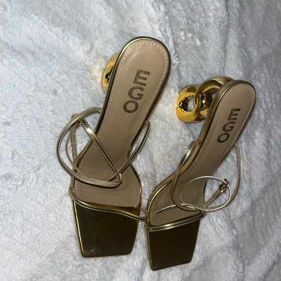 FARAH ANKLE STRAP SQUARE TOE GOLD CHAIN HEEL IN GOLD FAUX LEATHER - Picture 2 of 6